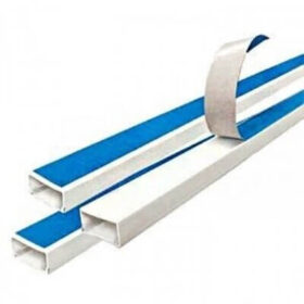 CANALETA DE PLÁSTICO CON AUTOADHESIVO